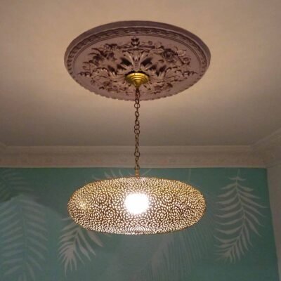 Lanterne suspendue marocaine en forme de sphère perforée en argent – Lampe de plafond en dôme en cuivre martelé à la main – Lampe de plafond en laiton antique