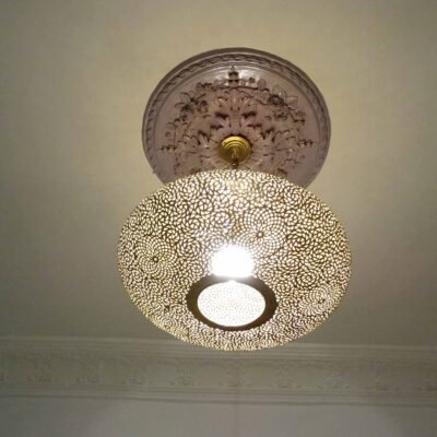 Lanterne suspendue marocaine en forme de sphère perforée en argent – Lampe de plafond en dôme en cuivre martelé à la main – Lampe de plafond en laiton antique
