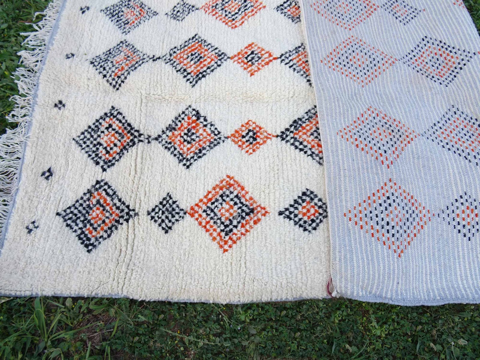 Tapis Azilal Marocain Fait Main Coloré 7.7x4.5 Pieds – Image 10