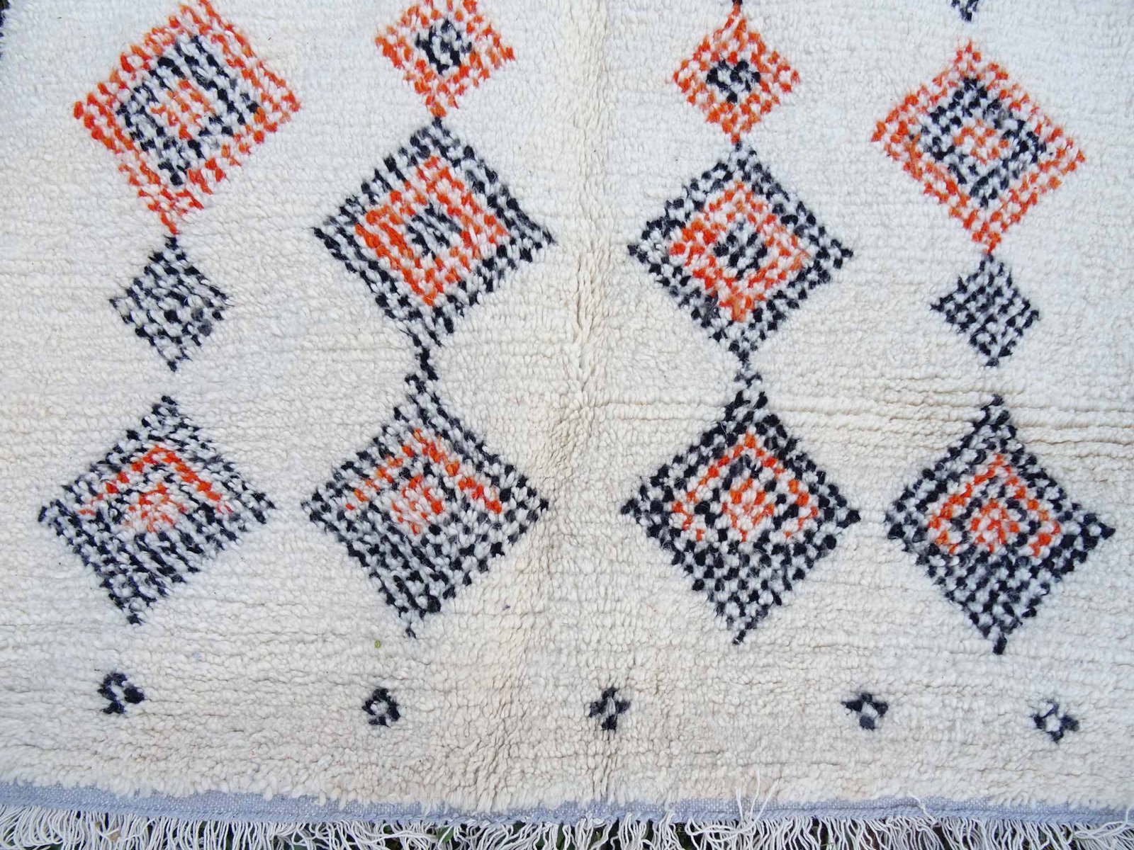 Tapis Azilal Marocain Fait Main Coloré 7.7x4.5 Pieds – Image 5