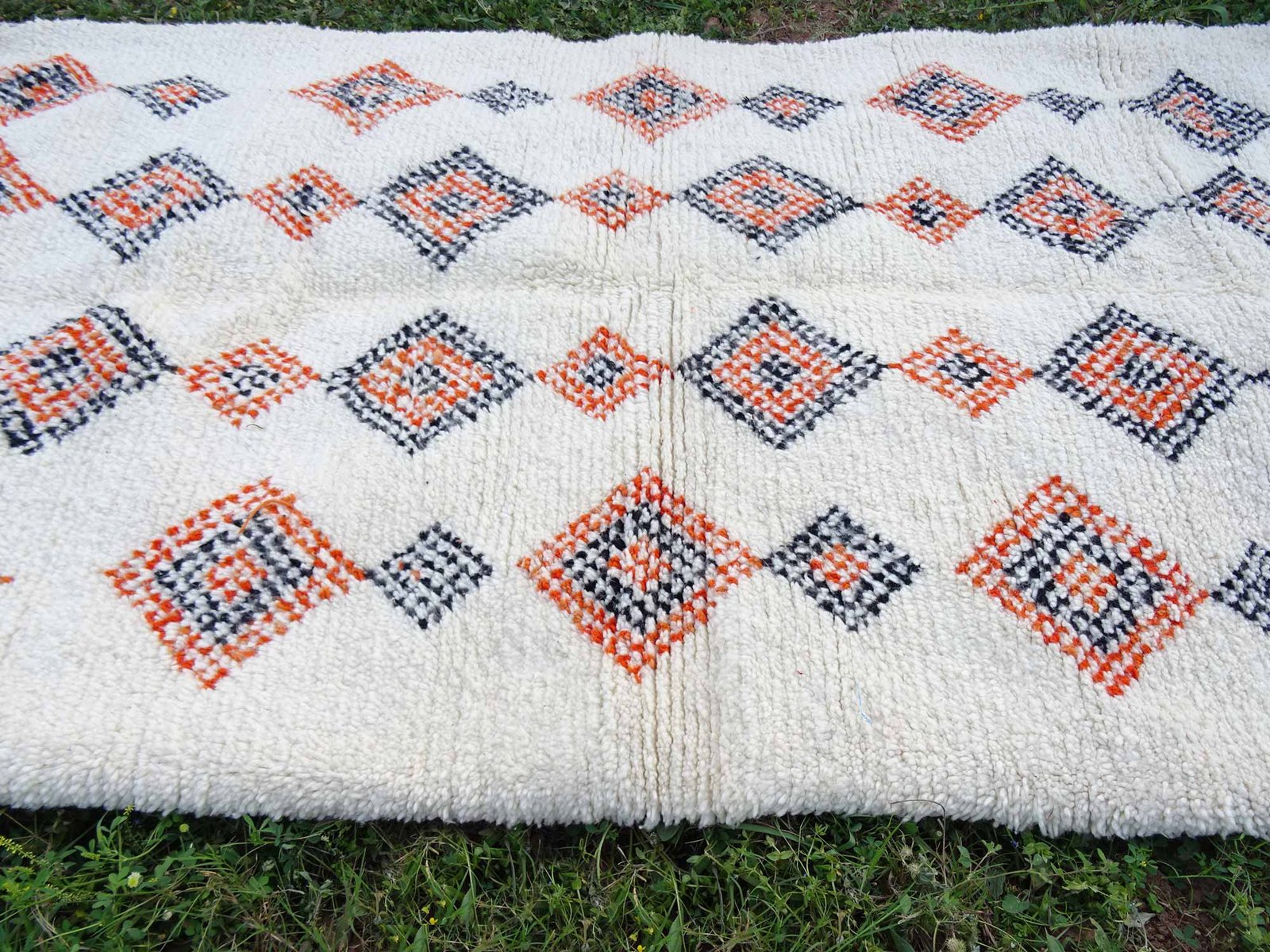 Tapis Azilal Marocain Fait Main Coloré 7.7x4.5 Pieds – Image 9