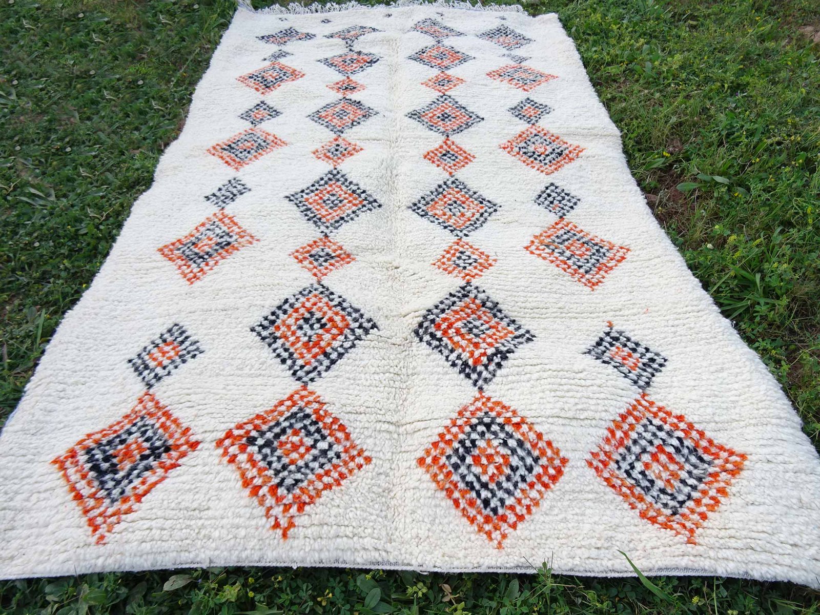 Tapis Azilal Marocain Fait Main Coloré 7.7x4.5 Pieds – Image 4