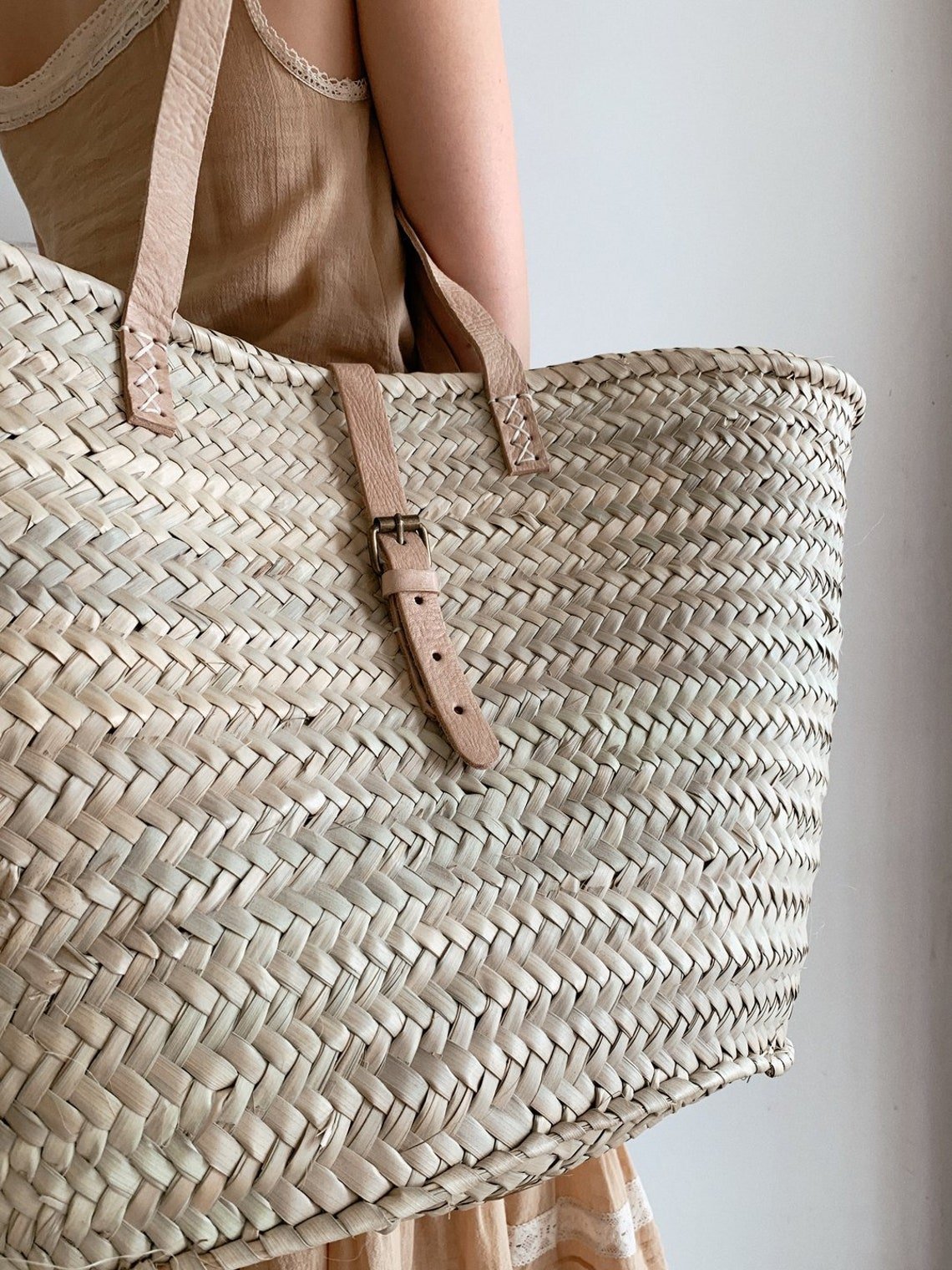 Panier marocain fait main avec poignées et boucle en cuir, panier de marché français – Image 2