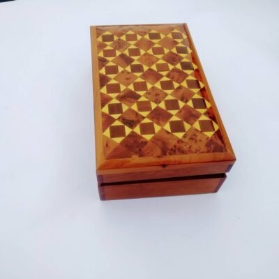 Boîte en bois de thuya incrustée à motifs croisés, faite à la main