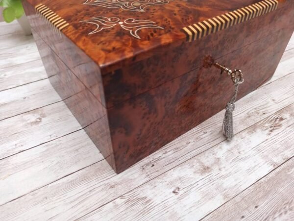Wooden Storage Box made Of Thuya Wood And Decorated With Floral Motifs Enriched With Mother-of-pearl - Image 2