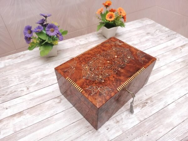 Wooden Storage Box made Of Thuya Wood And Decorated With Floral Motifs Enriched With Mother-of-pearl - Image 9