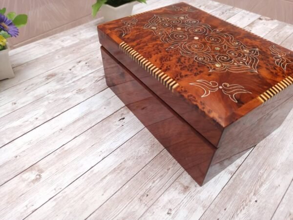 Wooden Storage Box made Of Thuya Wood And Decorated With Floral Motifs Enriched With Mother-of-pearl - Image 5